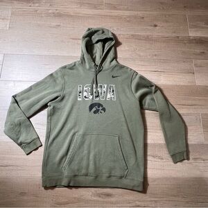 Vintage Nike Iowa Hawkeyes Green Hoodie Large